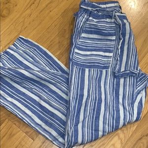 Linen pants and Cubs shirt